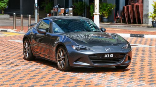 5 manual transmission cars that can out-accelerate their automatic siblings