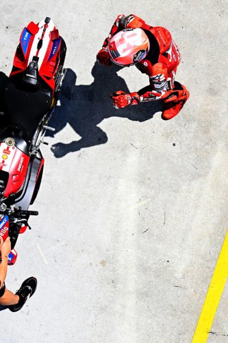 Marc Márquez y su atrevido mensaje a Marco Bezzecchi y Aprilia en el GP de Tailandia: “Con Ducati yo ataco”