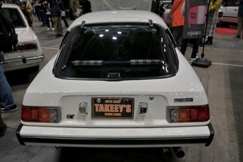 マツダ「サバンナRX-7」が走行距離1,200km?奇跡の極上品をじっくり観察