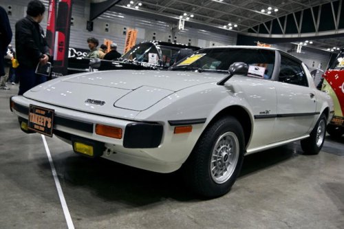 マツダ「サバンナRX-7」が走行距離1,200km?奇跡の極上品をじっくり観察