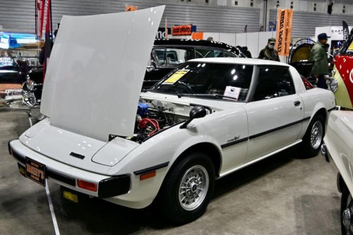 マツダ「サバンナRX-7」が走行距離1,200km?奇跡の極上品をじっくり観察