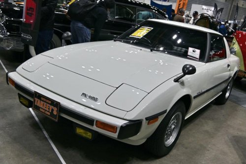 マツダ「サバンナRX-7」が走行距離1,200km?奇跡の極上品をじっくり観察