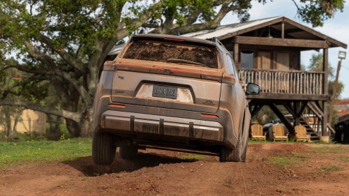 Which Toyota wagon is best: BZ Woodland or Crown Signia?