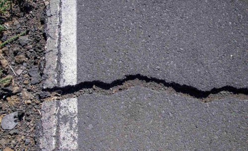 ¿Por qué España se hunde en socavones mientras Suecia o Dubái reparan sus carreteras en minutos?