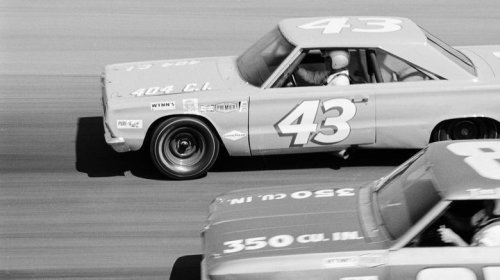 Why old American cars had so many engine options