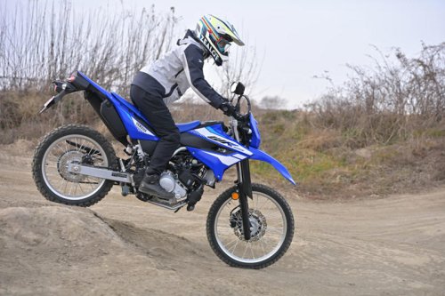 ヤマハ WR125Rは125ccの常識を超える?フルサイズ車体×VVAで街も林道も楽しい理由
