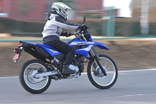 ヤマハ WR125Rは125ccの常識を超える?フルサイズ車体×VVAで街も林道も楽しい理由