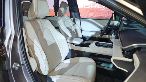 2027 Toyota Highlander interior and exterior picture gallery