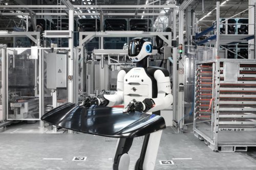 BMW, BMW’s new factory workers aren’t human