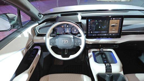 2027 Toyota Highlander interior and exterior picture gallery