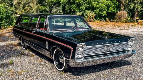 7 boring family wagons that Detroit gave ridiculous V8 power