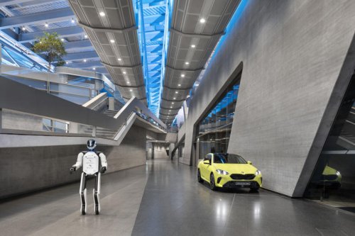 BMW, BMW’s new factory workers aren’t human