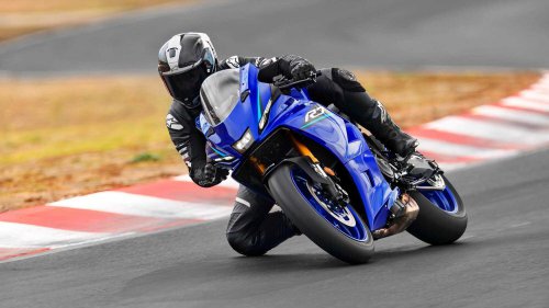 The middleweight sports bike with Honda-level reliability and Yamaha performance
