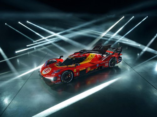 Ferrari luce galones de campeón del mundo en su nuevo 499P para el WEC, con Miguel Molina al volante
