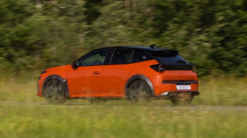 He probado el Lancia Ypsilon Elettrica: mucha calidad en poco más de cuatro metros