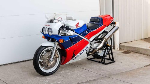 Japan built a motorcycle that embarrassed every European superbike