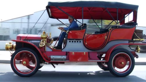 Cars tried external combustion engines and there are good reasons it didn't stick