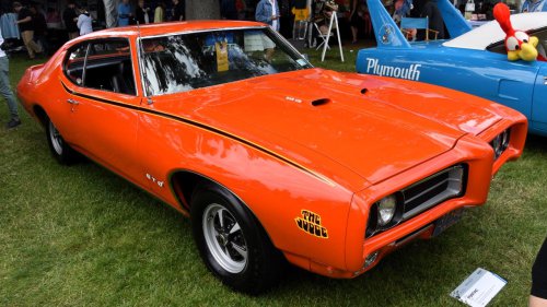 12 classic muscle cars that still turn heads everywhere