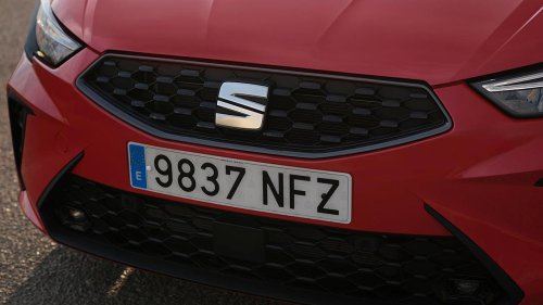 Los coches más vendidos en febrero de 2026, SEAT evita la victoria del Dacia Sandero