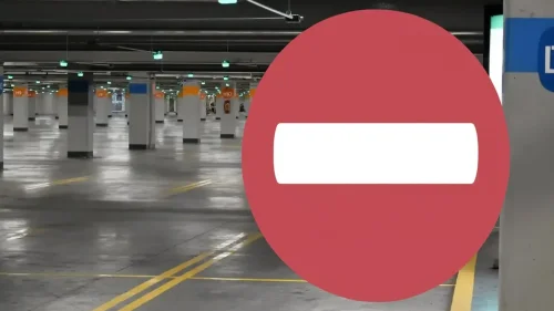 Surge la polémica por aparcamientos públicos que prohíben la entrada a los coches eléctricos