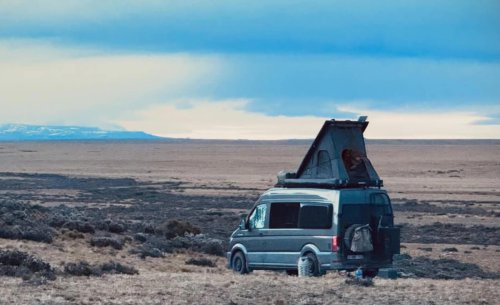 Atrapados por un simple testigo: la odisea de una familia en Argentina con una autocaravana que nadie sabe reparar