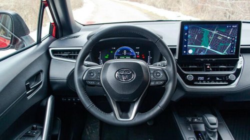Toyota, Toyota Corolla, 2026 Toyota Corolla Cross SE review: Familiar fuel-sipper
