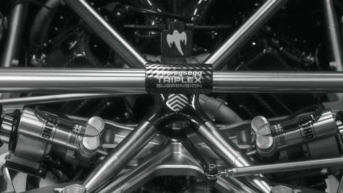 Koenigsegg is the only automaker that can sell you both a manual and automatic in one