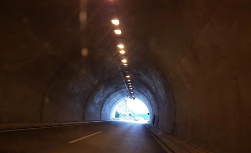 Túneles: el lugar donde un simple despiste puede costarte 200 euros y cuatro puntos