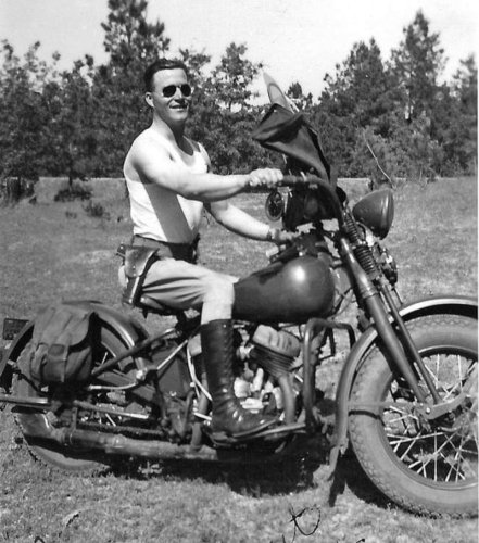Retro Harley-Davidson pics of freedom to the max