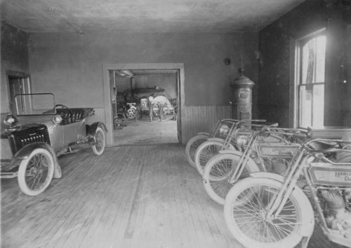 Retro Harley-Davidson pics of freedom to the max