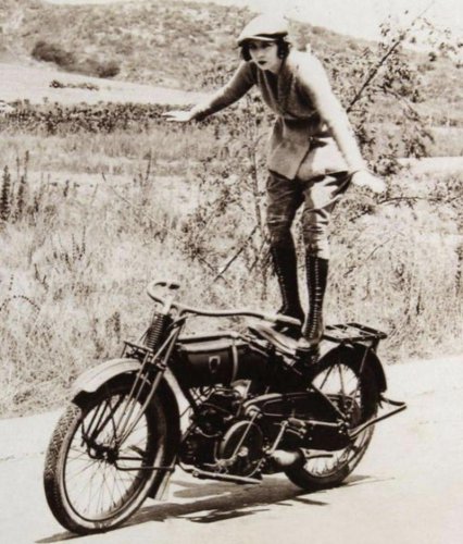Retro Harley-Davidson pics of freedom to the max