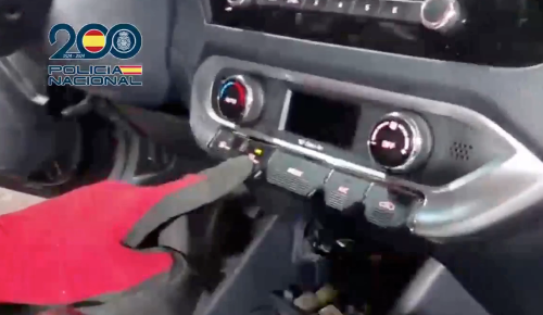 El sofisticado sistema hidráulico instalado en el salpicadero de un Kia que ha sorprendido a la policía