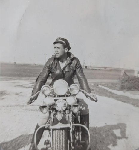 Retro Harley-Davidson pics of freedom to the max