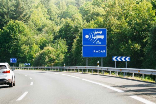 La DGT invertirá más de 1,2 millones en nuevos radares dinámicos para reforzar el control de velocidad