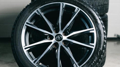 10 things you need to stop leaving in your trunk &amp; 10 you can