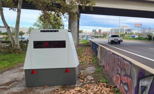 Si conduces por esta autopista, prepárate: 10 radares móviles ya pueden multarte en cualquier punto