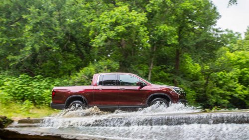 FWD, Honda, Honda Ridgeline, RWD, Here's how the FWD Honda Ridgeline compares to the RWD Tacoma