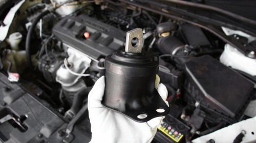 Hydraulic vs rubber engine mounts: How are they different and why it matters