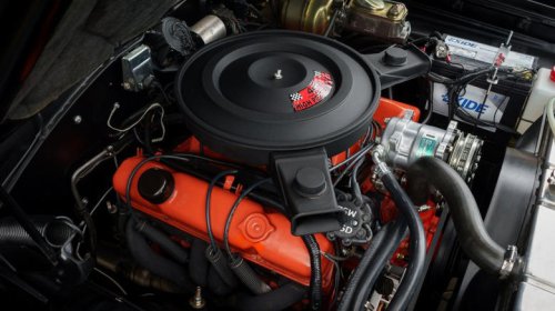 What's the difference between the Mopar 440 and 440 Magnum muscle car engines?