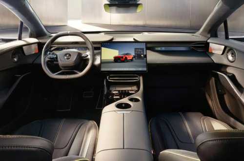 La nuova Lotus Eletre PHEV ha un'autonomia elettrica davvero notevole