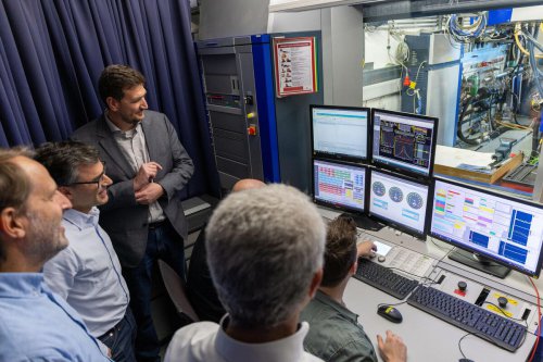 Horse-Renault y Geely fabrican un motor híbrido que ha conseguido un consumo de 3,3 l/100 km con gasolina de Repsol
