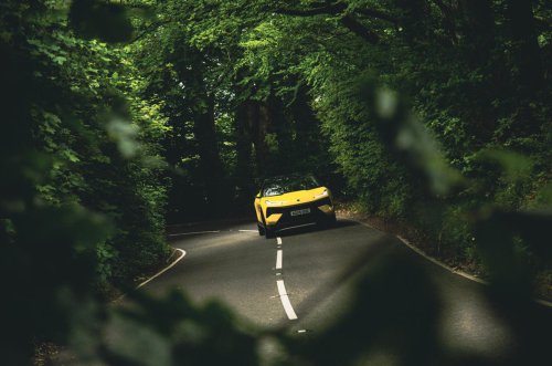 La nuova Lotus Eletre PHEV ha un'autonomia elettrica davvero notevole