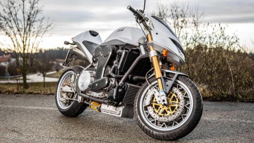The forgotten motorcycle with a Corvette engine under the tank