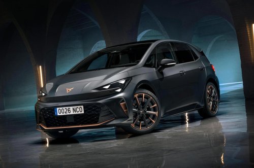 Cupra, El Cupra Born estrena nuevo diseño, botones y mayor autonomía