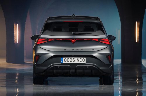 Cupra, El Cupra Born estrena nuevo diseño, botones y mayor autonomía