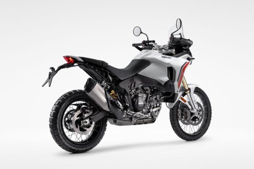 Ducati renueva la DesertX y eleva su capacidad off-road con más potencia y tecnología
