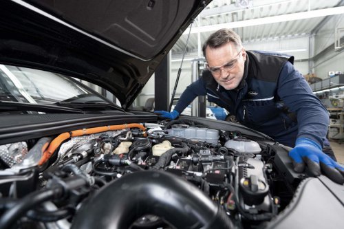 No solo se paga combustible y seguro: hacen una encuesta sobre cuando cuesta tener coche y los conductores se quedan muy cortos