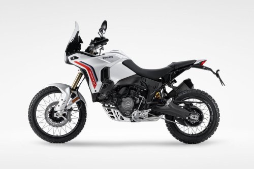 Ducati renueva la DesertX y eleva su capacidad off-road con más potencia y tecnología