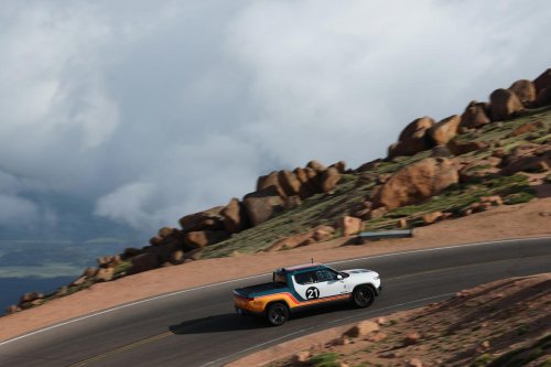 Rivian presenta RAD, su departamento de vehículos especiales que aspira a ser la nueva BMW M