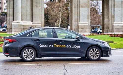 La duda que muchos tienen al pagar un viaje en Uber o Cabify: qué pasa realmente con la propina en las 'apps'